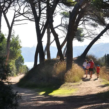 Hyevass Pour 4 Personnes Proche De La Des Salins Situe A Διαμέρισμα Ιέρ